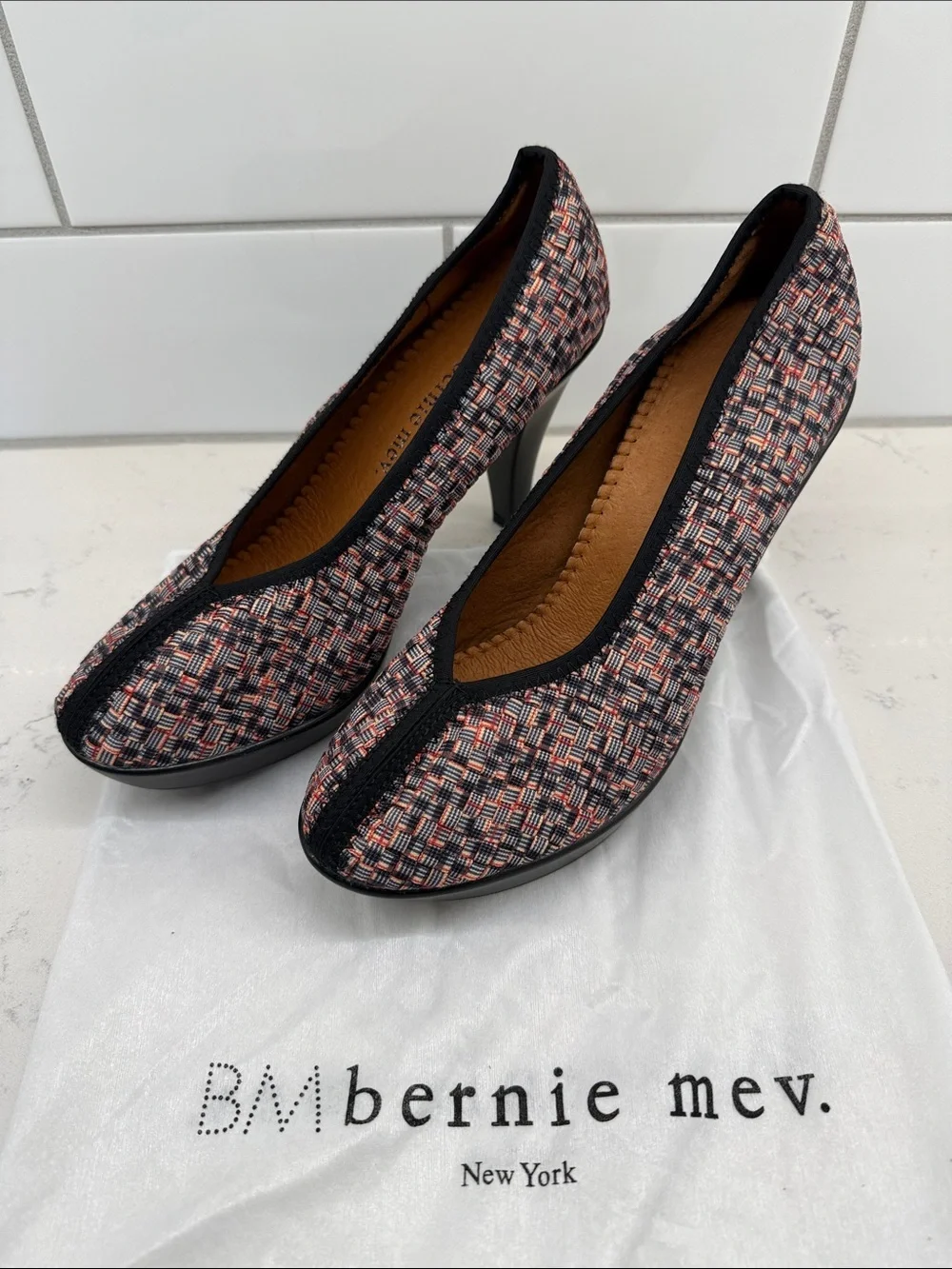 bernie mev. Tweed  Block Heel Pumps Mix NEW.  Comes with dust bag no box sz 40